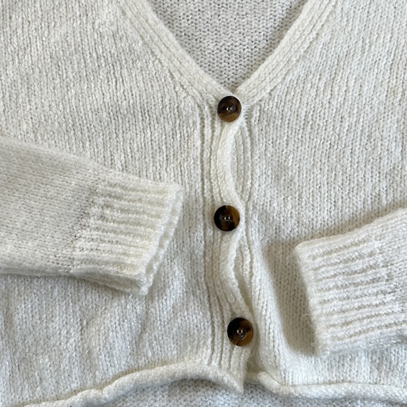 White UO cropped cardigan - Picture 4 of 4
